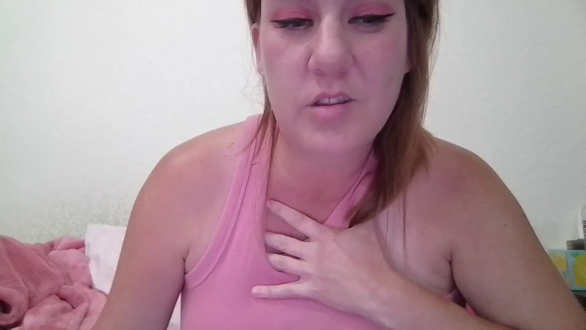 Gallery image thumbnail from Kenzie_leigh's myfreecams stream on, 07/24/2025, 19:28 image 2 of 20