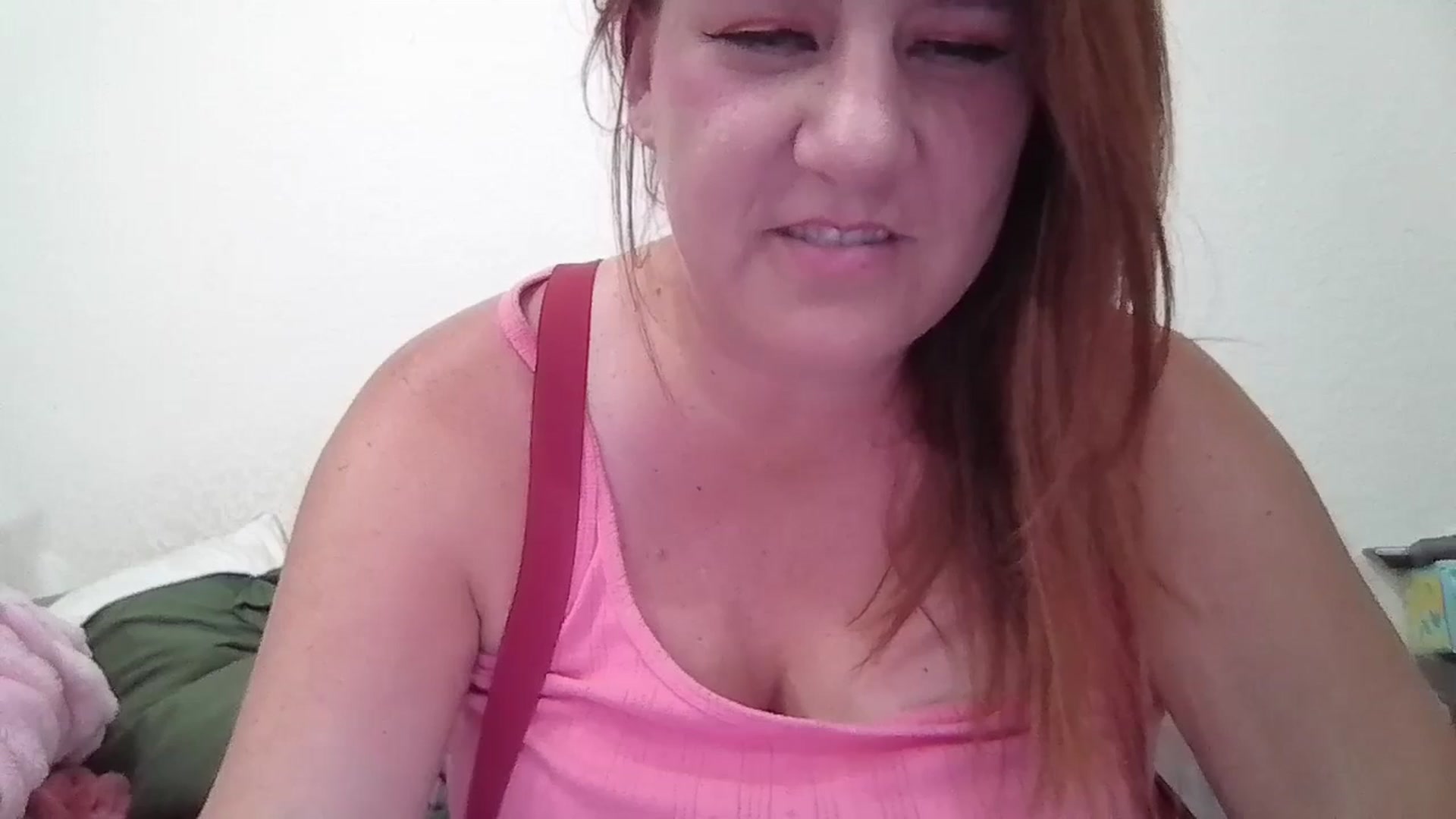 Gallery image thumbnail from Kenzie_leigh's myfreecams stream on, 08/10/2025, 18:45 image 17 of 20