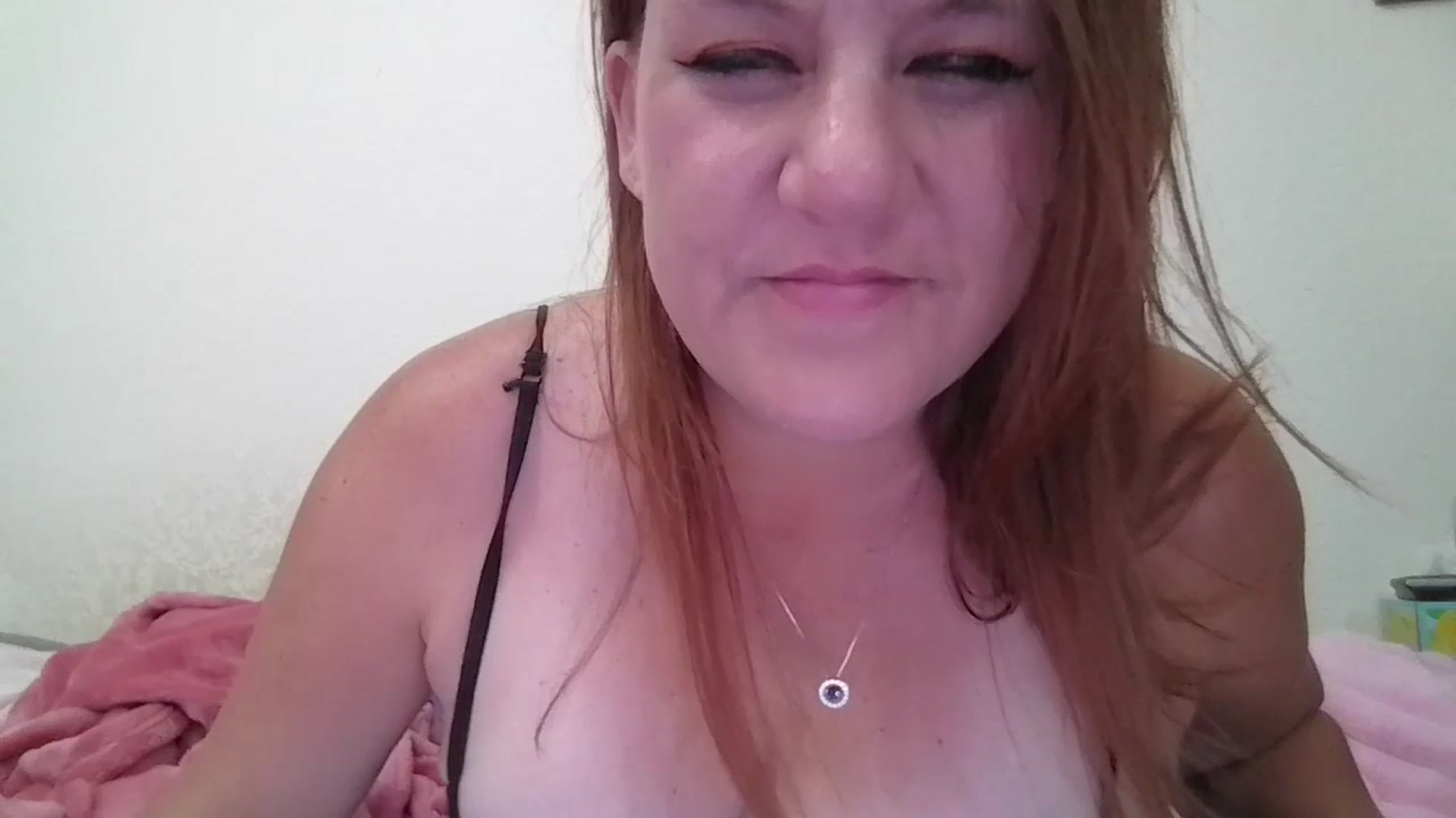 Gallery image thumbnail from Kenzie_leigh's myfreecams stream on, 08/19/2025, 19:59 image 17 of 20