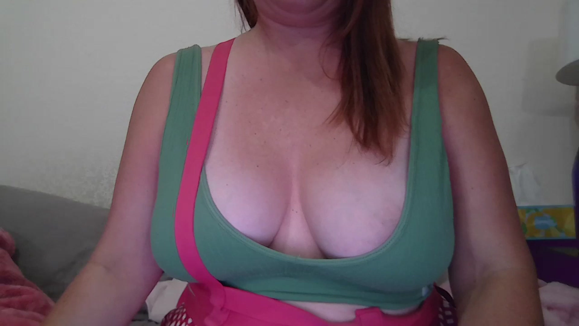 Gallery image thumbnail from Kenzie_leigh's myfreecams stream on, 09/24/2025, 22:08 image 19 of 20