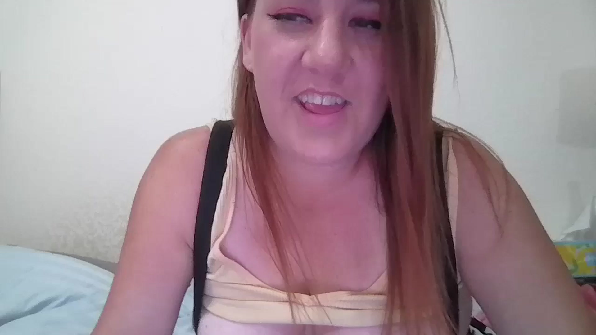 Gallery image thumbnail from Kenzie_leigh's myfreecams stream on, 10/01/2025, 20:16 image 14 of 20