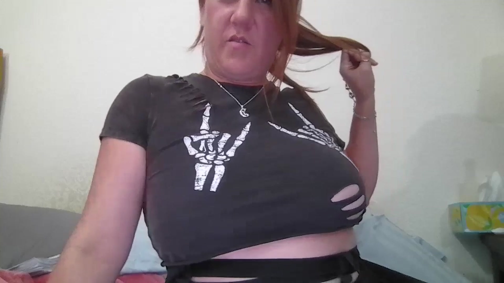 Gallery image thumbnail from Kenzie_leigh's myfreecams stream on, 10/03/2025, 19:04 image 15 of 20