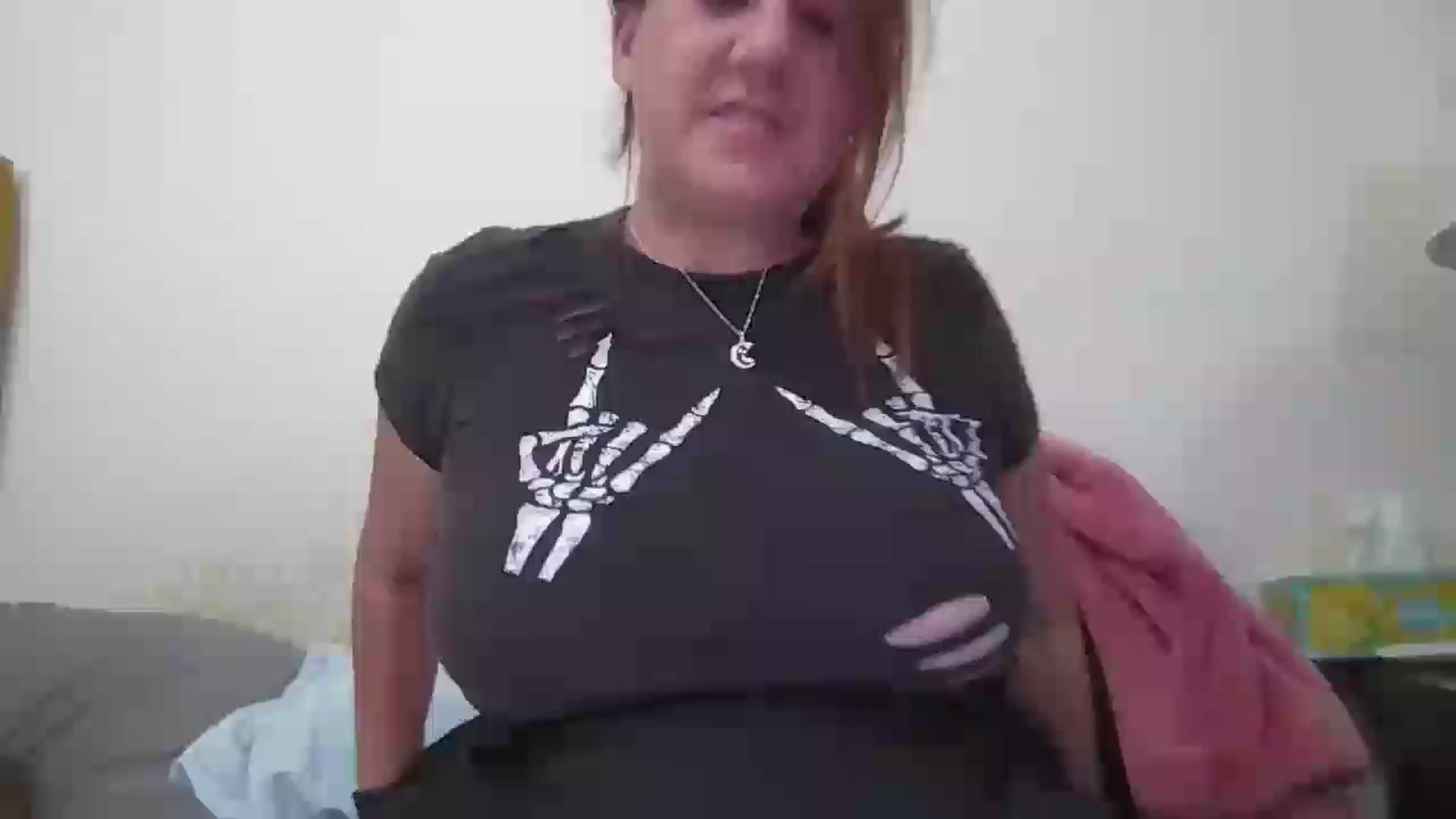Gallery image thumbnail from Kenzie_leigh's myfreecams stream on, 10/03/2025, 21:25 image 15 of 20
