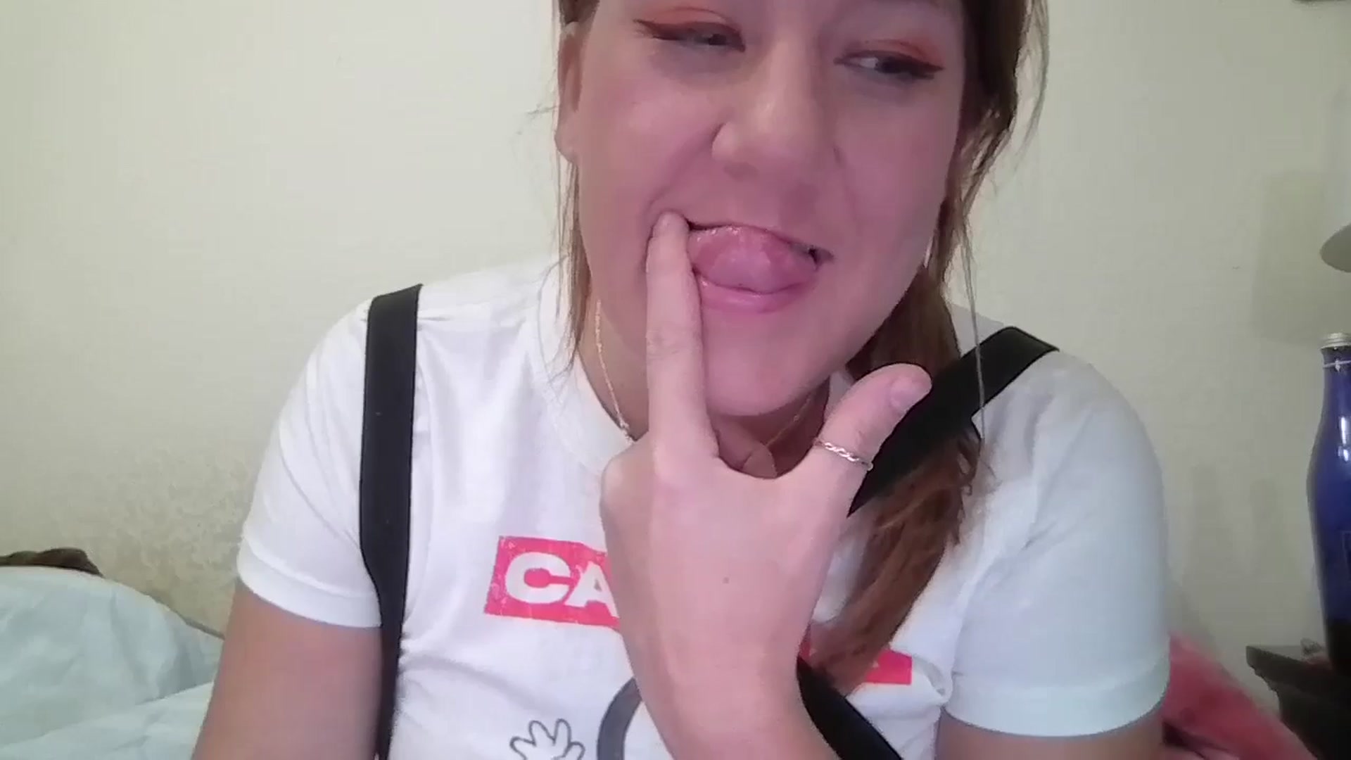Gallery image thumbnail from Kenzie_leigh's myfreecams stream on, 10/06/2025, 18:21 image 16 of 20