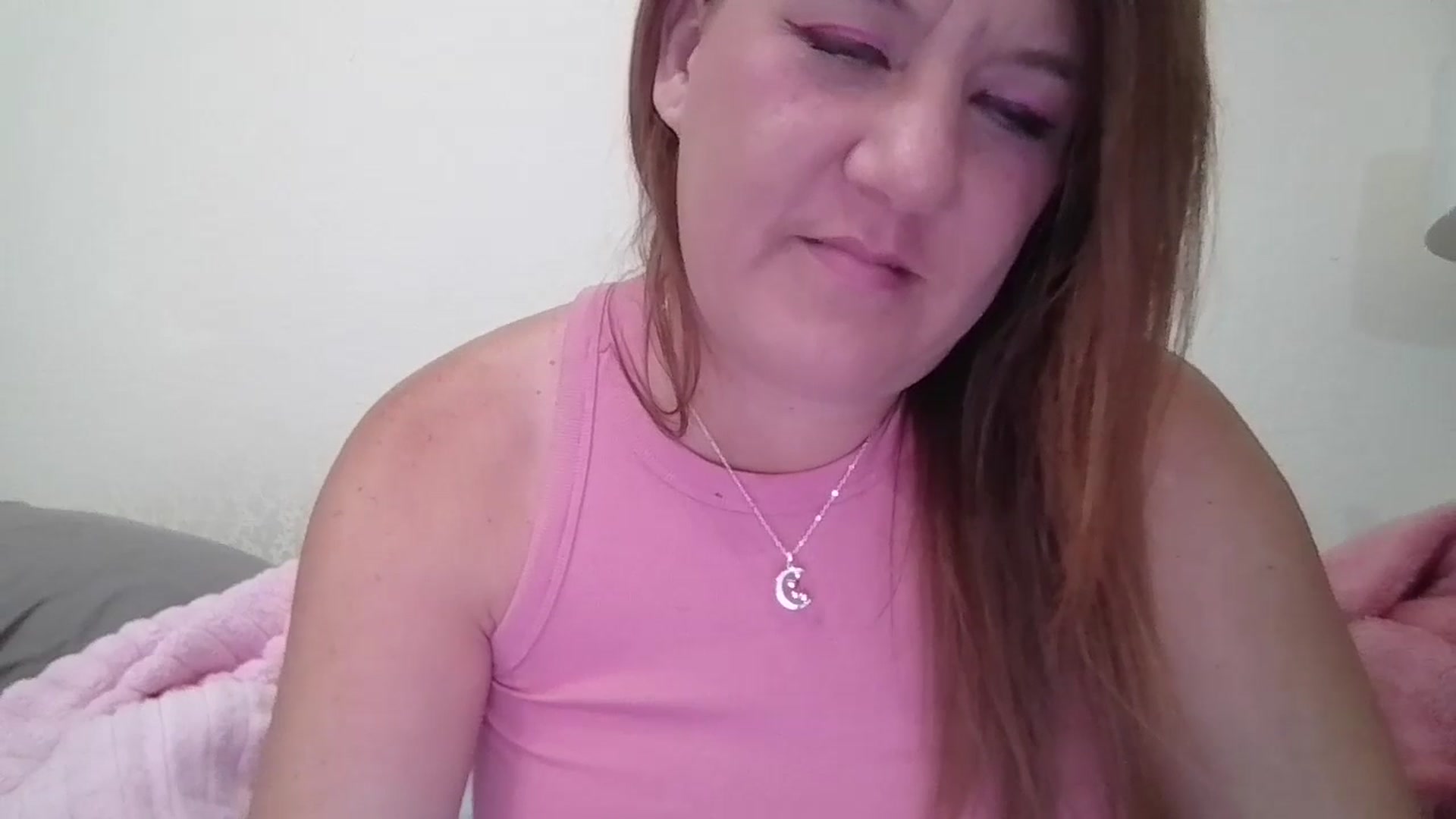 Gallery image thumbnail from Kenzie_leigh's myfreecams stream on, 10/07/2025, 19:36 image 2 of 20