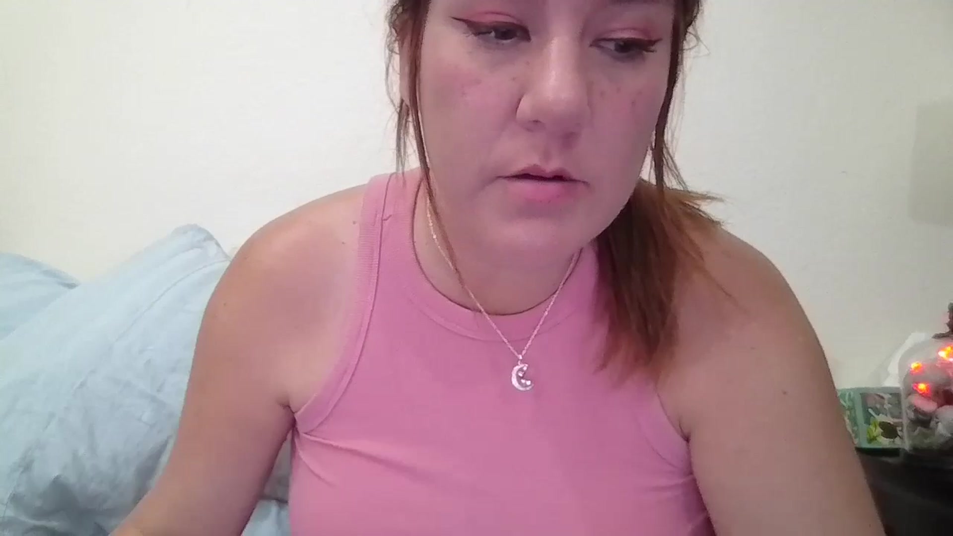 Gallery image thumbnail from Kenzie_leigh's myfreecams stream on, 10/12/2025, 18:13 image 4 of 20