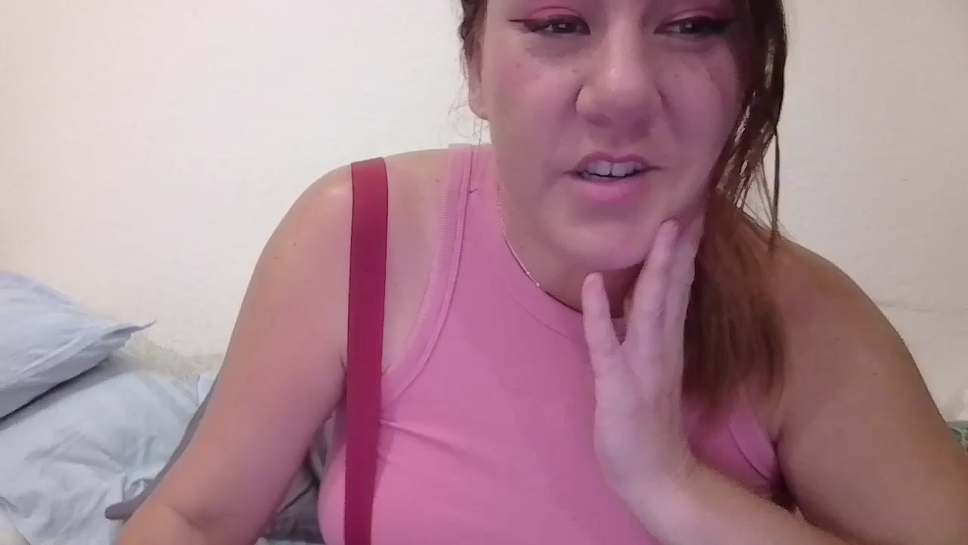 Gallery image thumbnail from Kenzie_leigh's myfreecams stream on, 10/12/2025, 18:13 image 1 of 20