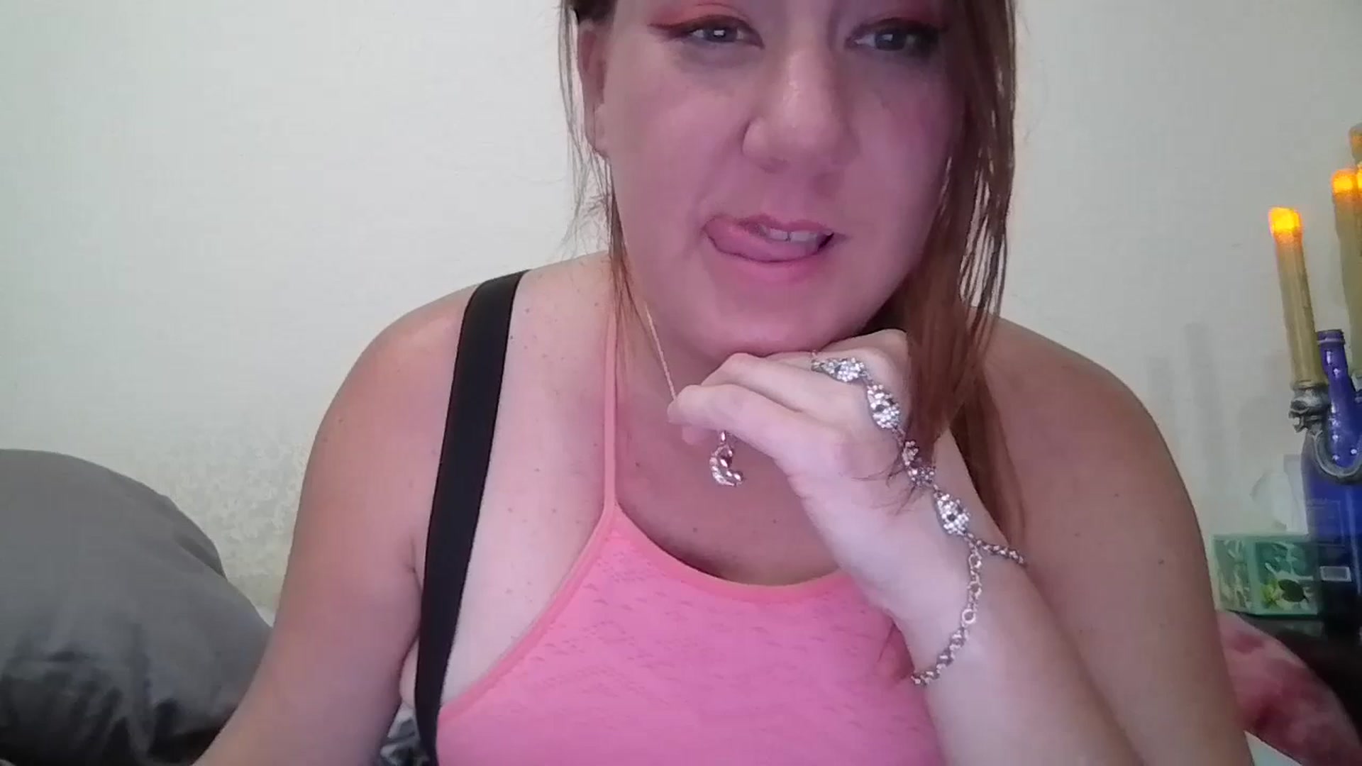 Gallery image thumbnail from Kenzie_leigh's myfreecams stream on, 10/13/2025, 20:03 image 15 of 20
