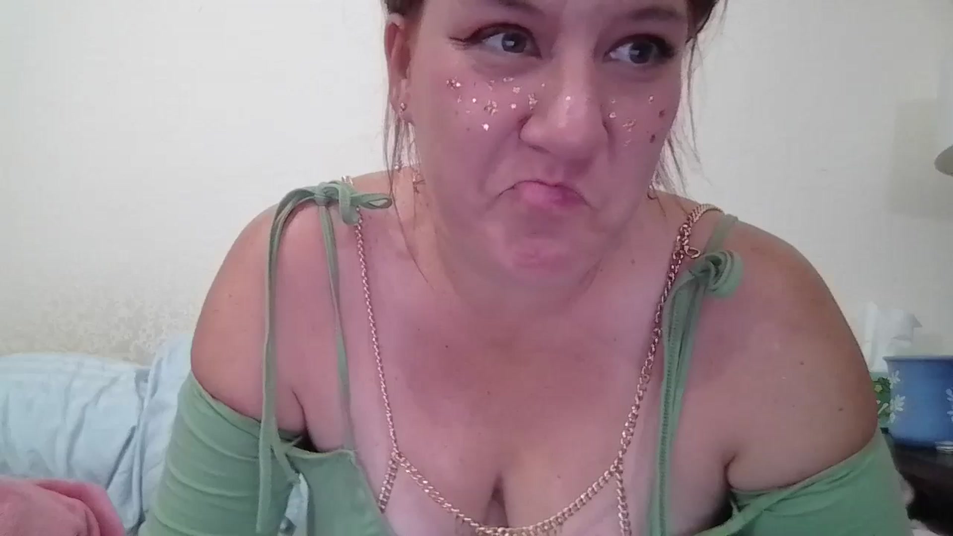 Gallery image thumbnail from Kenzie_leigh's myfreecams stream on, 10/24/2025, 18:17 image 17 of 20