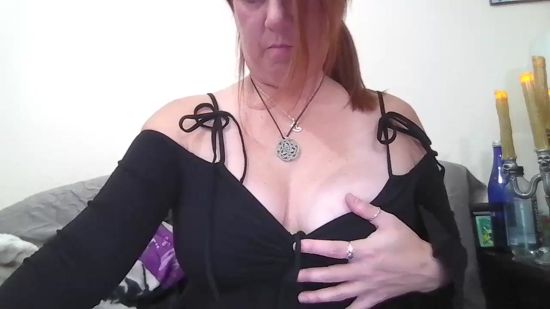 Gallery image thumbnail from Kenzie_leigh's myfreecams stream on, 10/28/2025, 18:26 image 8 of 20
