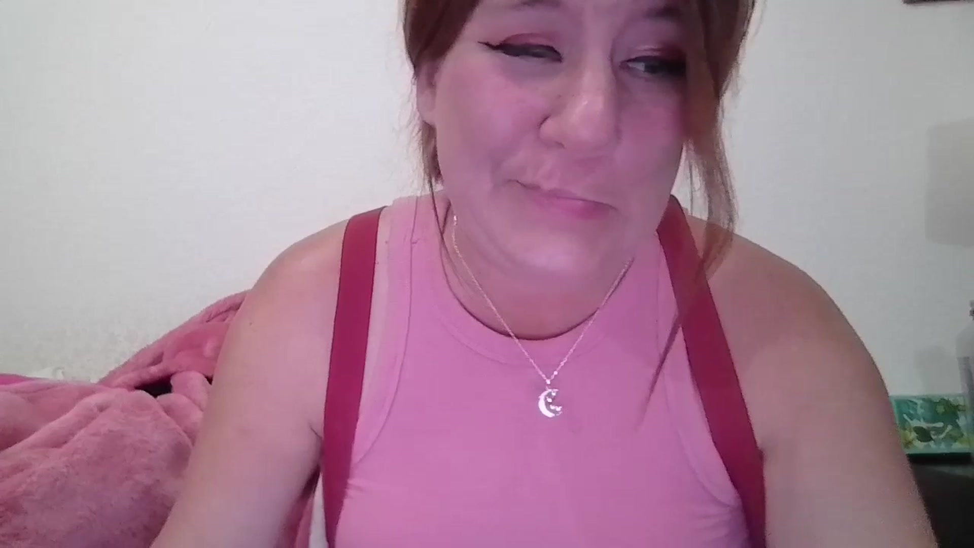 Gallery image thumbnail from Kenzie_leigh's myfreecams stream on, 11/06/2025, 21:00 image 2 of 20