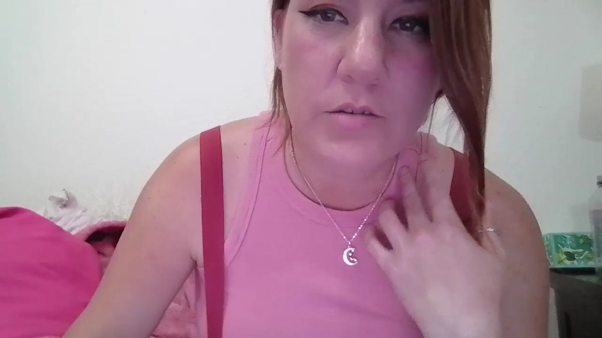 Gallery image thumbnail from Kenzie_leigh's myfreecams stream on, 11/06/2025, 21:00 image 17 of 20