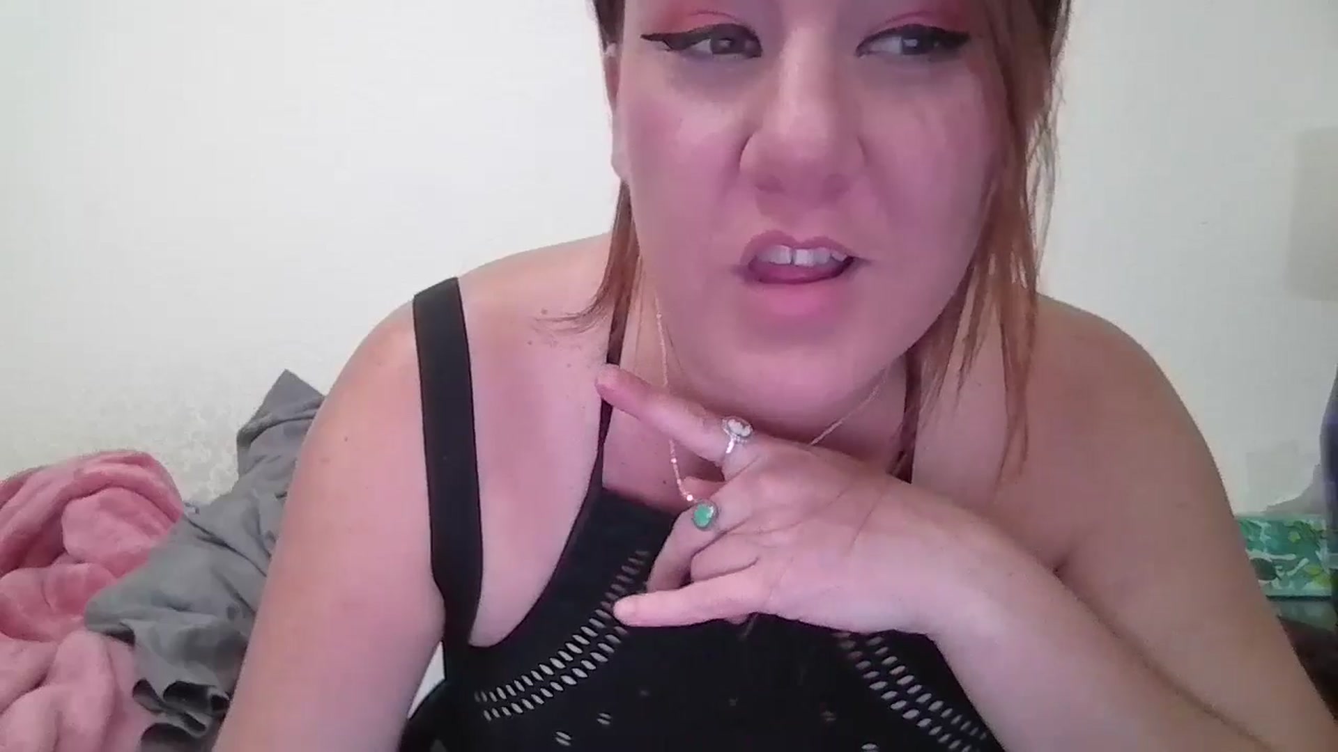 Gallery image thumbnail from Kenzie_leigh's myfreecams stream on, 11/10/2025, 17:59 image 14 of 20