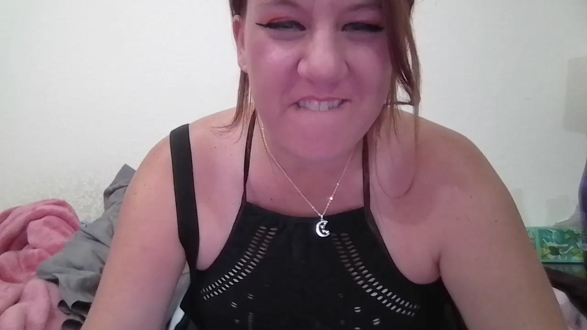 Gallery image thumbnail from Kenzie_leigh's myfreecams stream on, 11/10/2025, 17:59 image 13 of 20