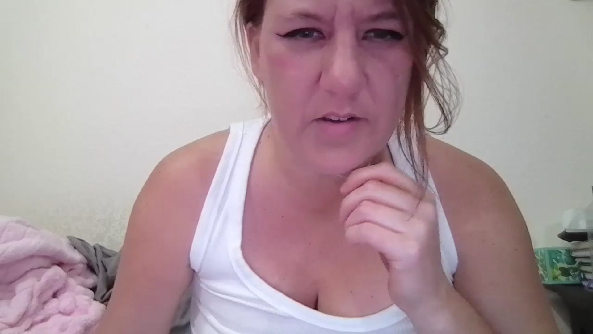 Gallery image thumbnail from Kenzie_leigh's myfreecams stream on, 11/18/2025, 19:13 image 8 of 20
