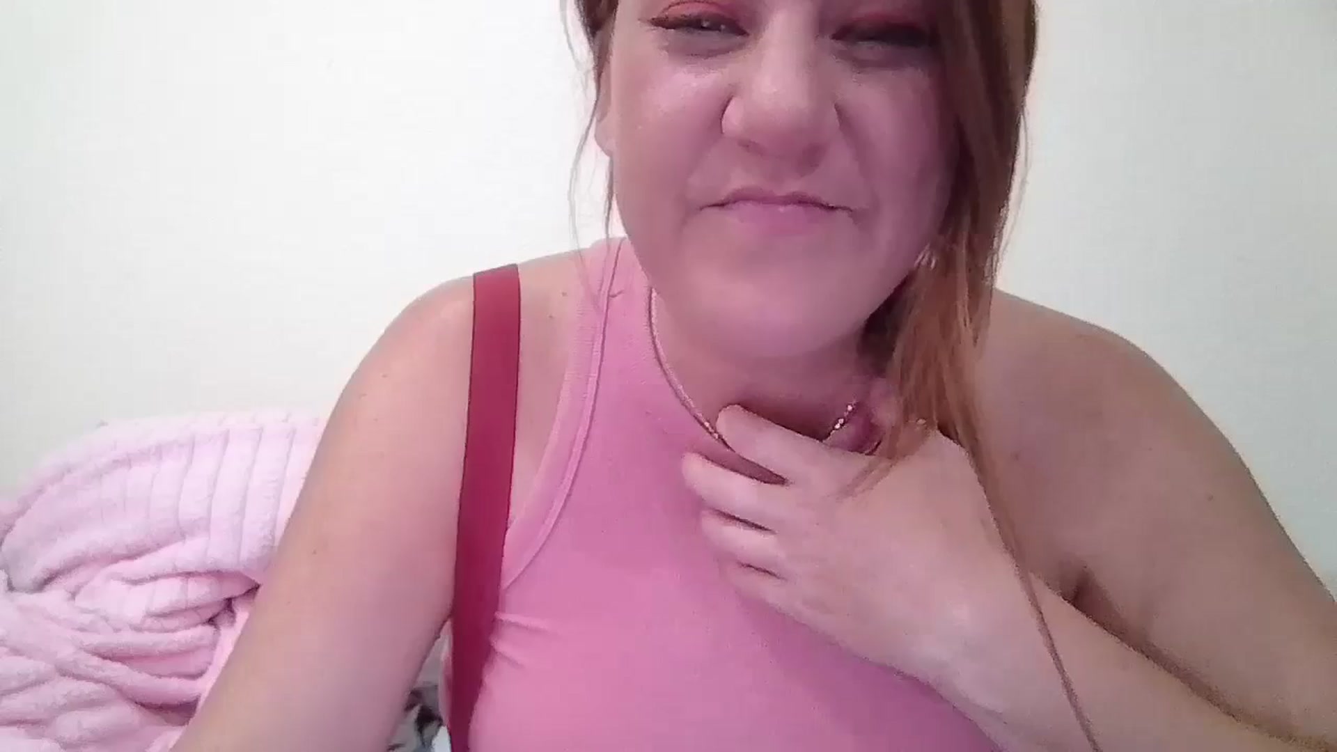 Gallery image thumbnail from Kenzie_leigh's myfreecams stream on, 11/26/2025, 19:20 image 16 of 20
