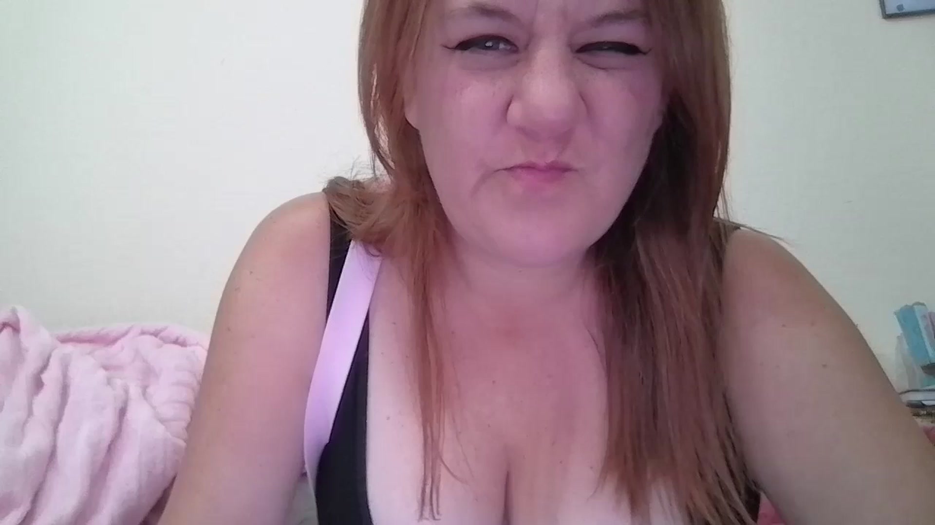 Gallery image thumbnail from Kenzie_leigh's myfreecams stream on, 12/21/2025, 16:48 image 4 of 20