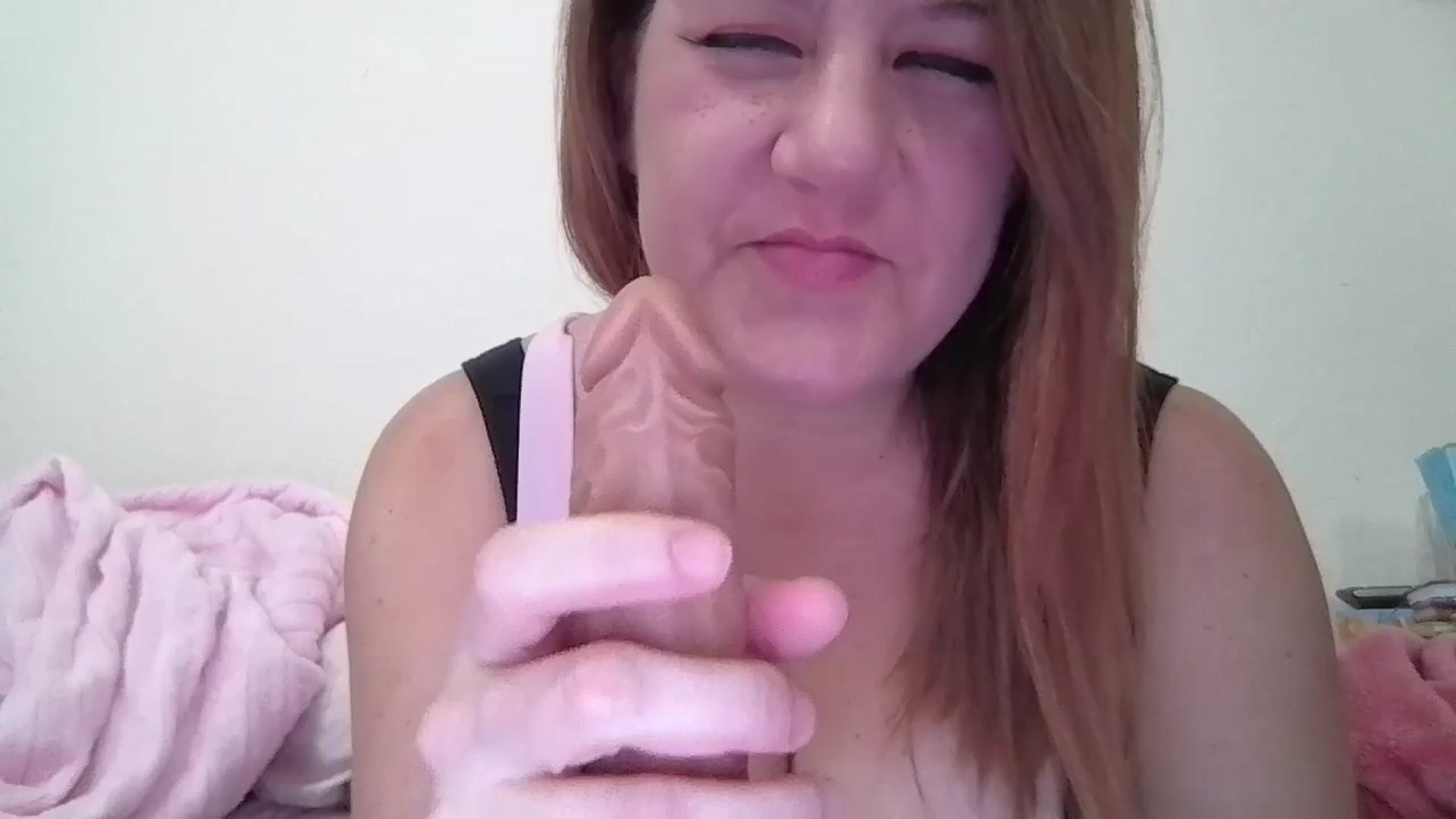 Gallery image thumbnail from Kenzie_leigh's myfreecams stream on, 12/21/2025, 16:48 image 12 of 20