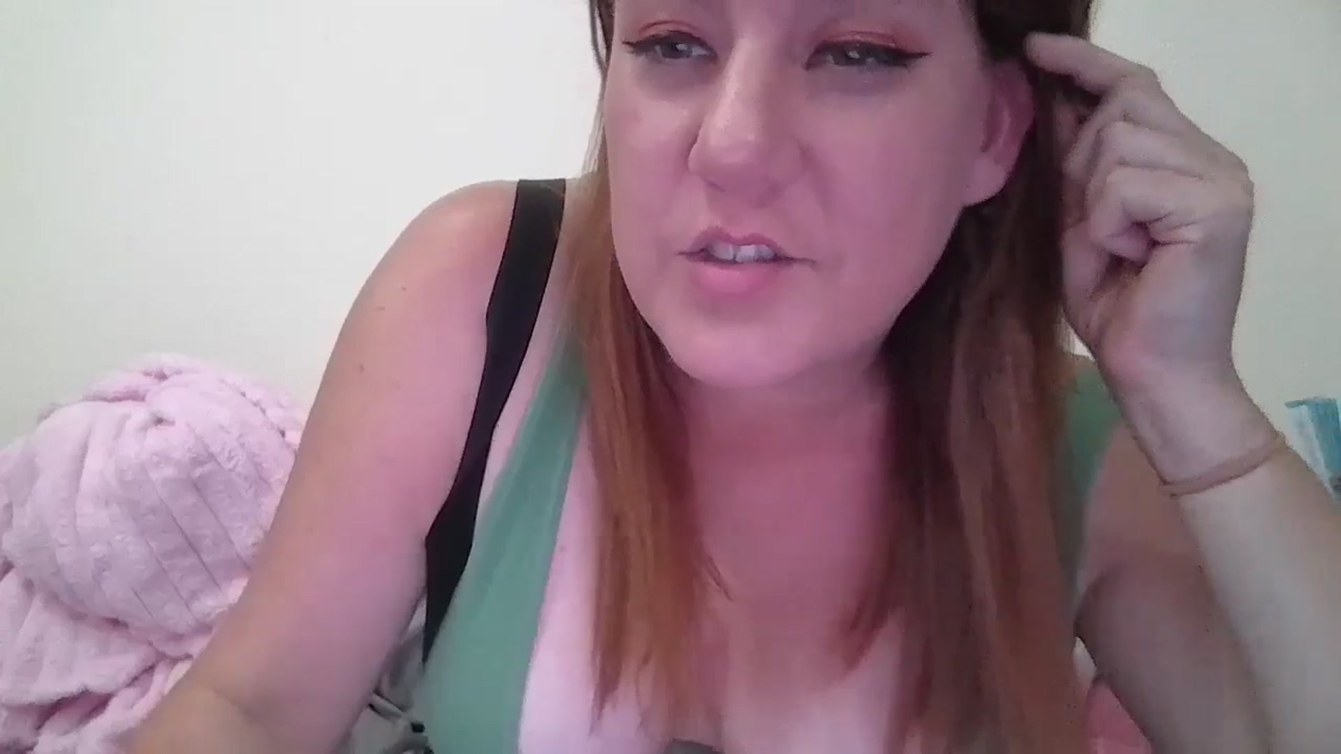 Gallery image thumbnail from Kenzie_leigh's myfreecams stream on, 12/22/2025, 21:00 image 9 of 20