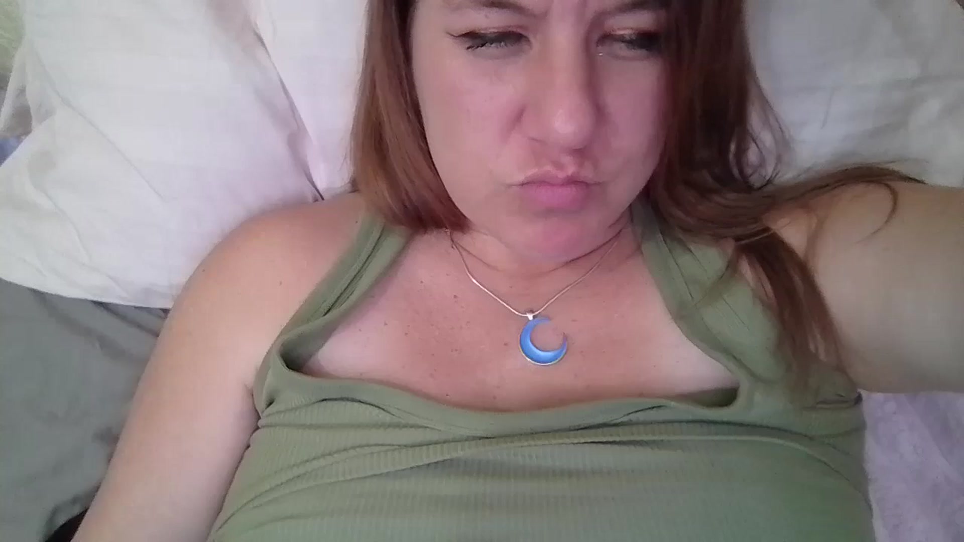 Gallery image thumbnail from Kenzie_leigh's myfreecams stream on, 12/26/2025, 21:29 image 17 of 20