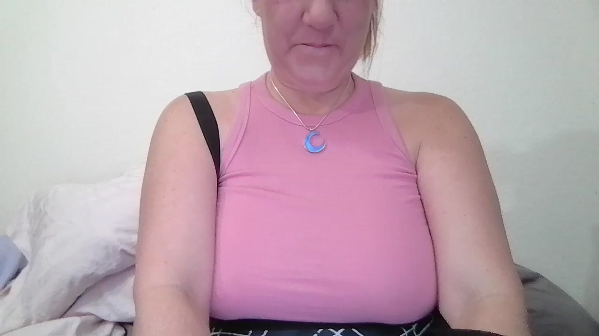 Gallery image thumbnail from Kenzie_leigh's myfreecams stream on, 02/02/2026, 18:56 image 1 of 20