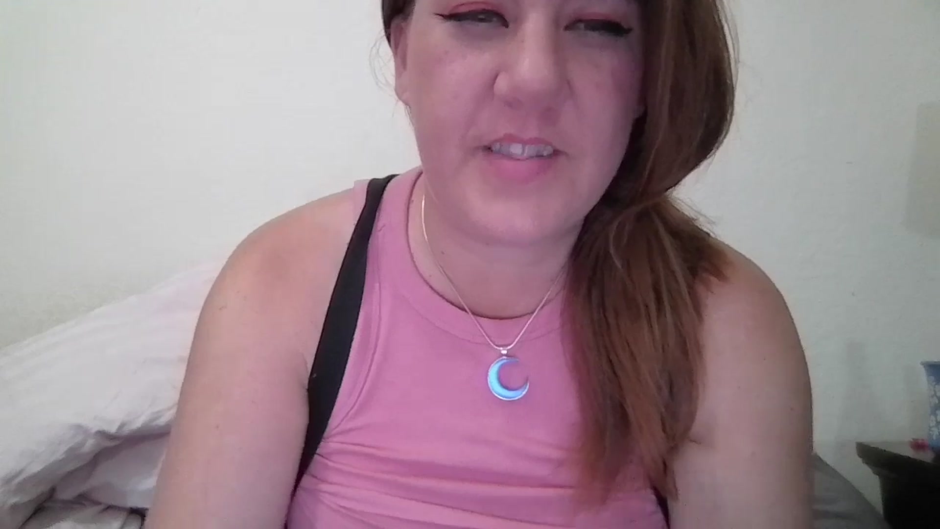 Gallery image thumbnail from Kenzie_leigh's myfreecams stream on, 02/02/2026, 20:00 image 17 of 20