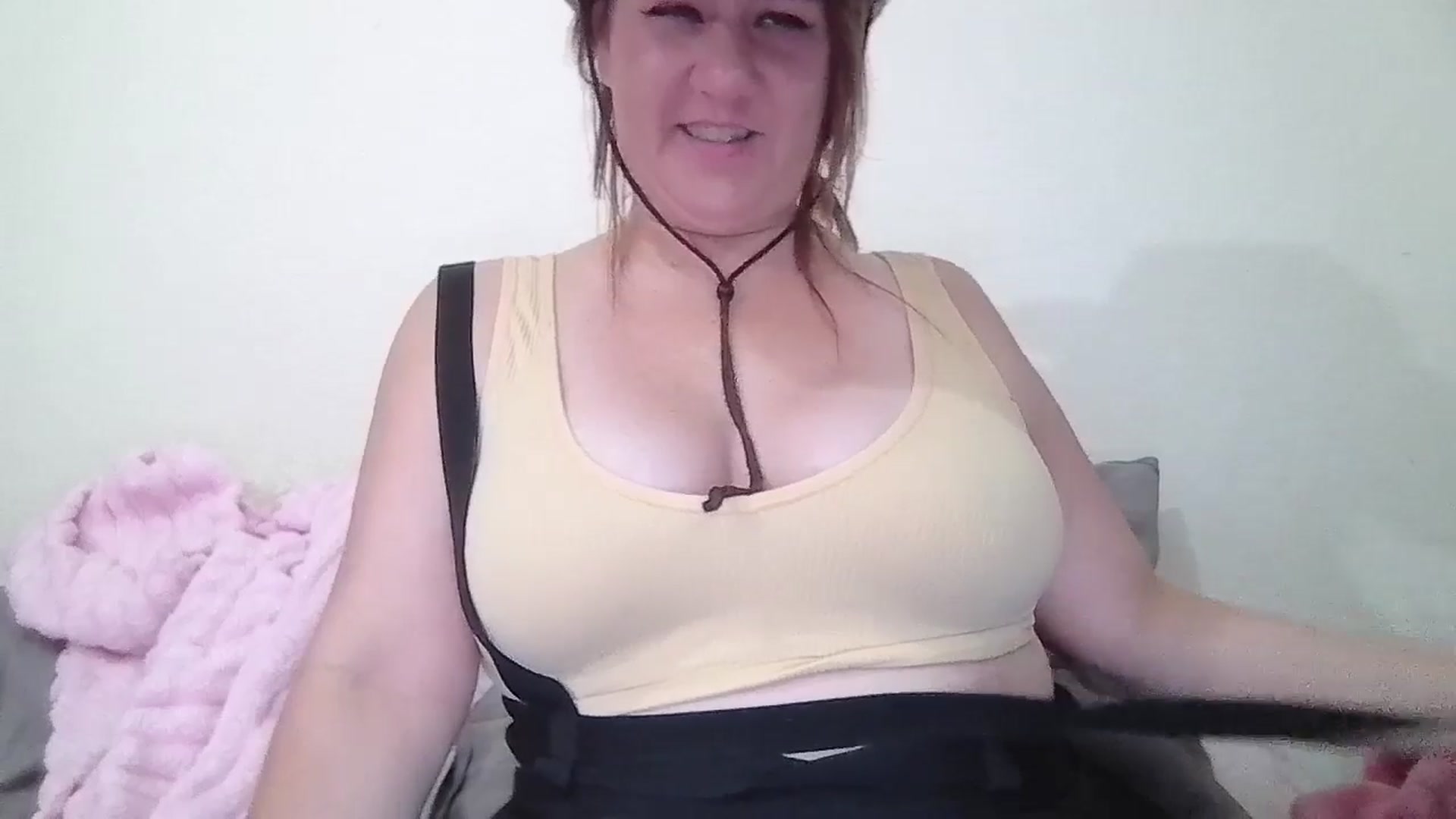Gallery image thumbnail from Kenzie_leigh's myfreecams stream on, 02/10/2026, 18:44 image 2 of 20