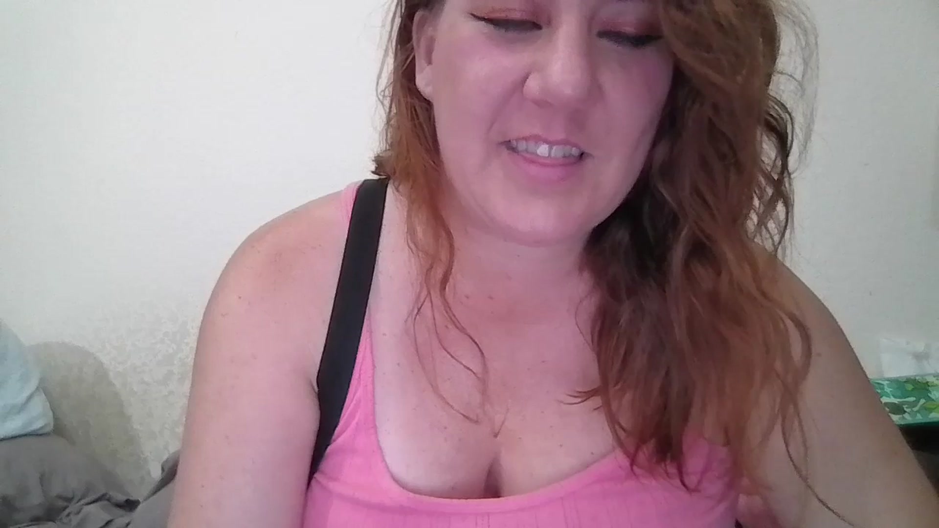 Gallery image thumbnail from Kenzie_leigh's myfreecams stream on, 02/15/2026, 21:11 image 4 of 20