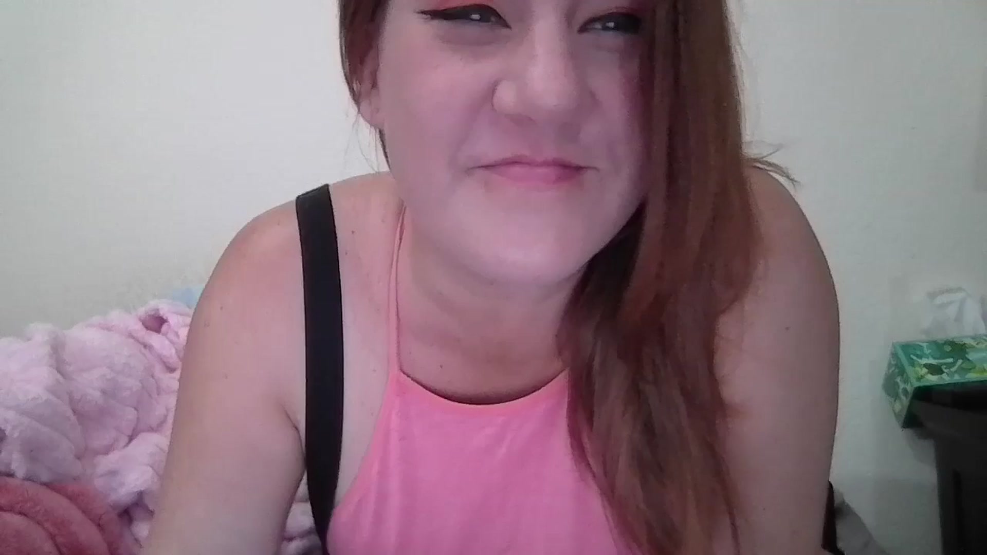 Gallery image thumbnail from Kenzie_leigh's myfreecams stream on, 02/17/2026, 20:16 image 1 of 20