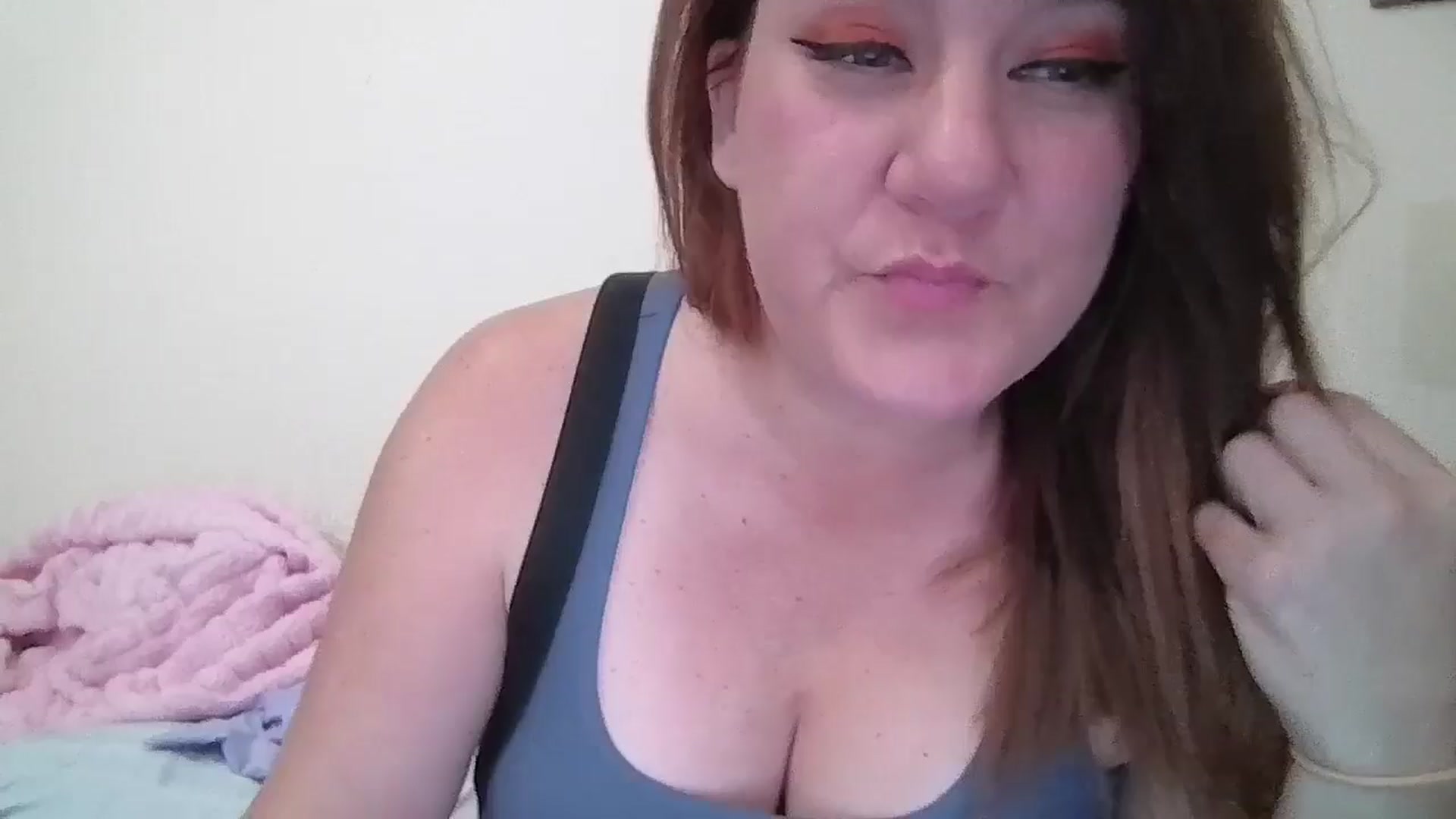 Gallery image thumbnail from Kenzie_leigh's myfreecams stream on, 02/22/2026, 17:21 image 9 of 20