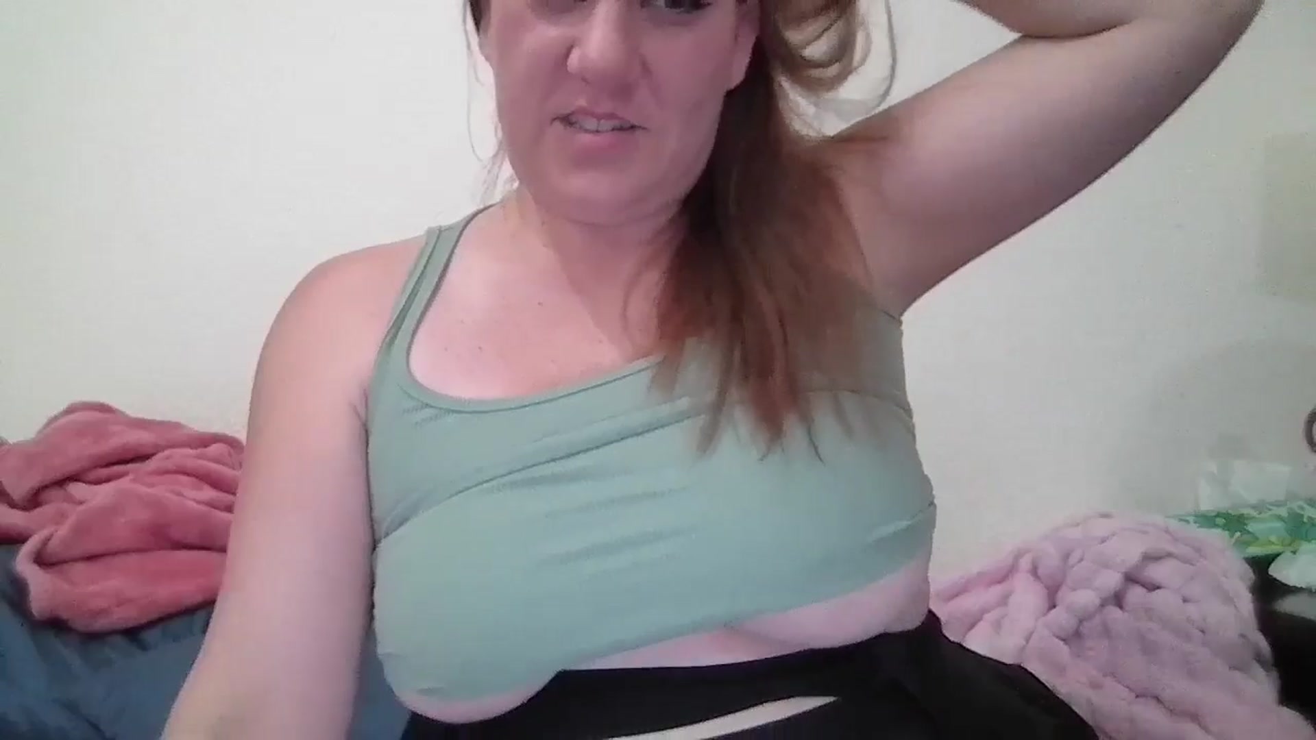 Gallery image thumbnail from Kenzie_leigh's myfreecams stream on, 03/25/2026, 17:52 image 8 of 20