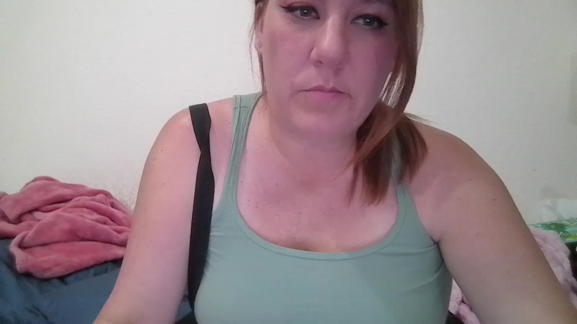 Gallery image thumbnail from Kenzie_leigh's myfreecams stream on, 03/25/2026, 17:52 image 15 of 20