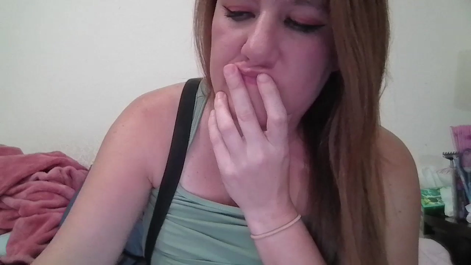 Gallery image thumbnail from Kenzie_leigh's myfreecams stream on, 03/25/2026, 20:11 image 8 of 20