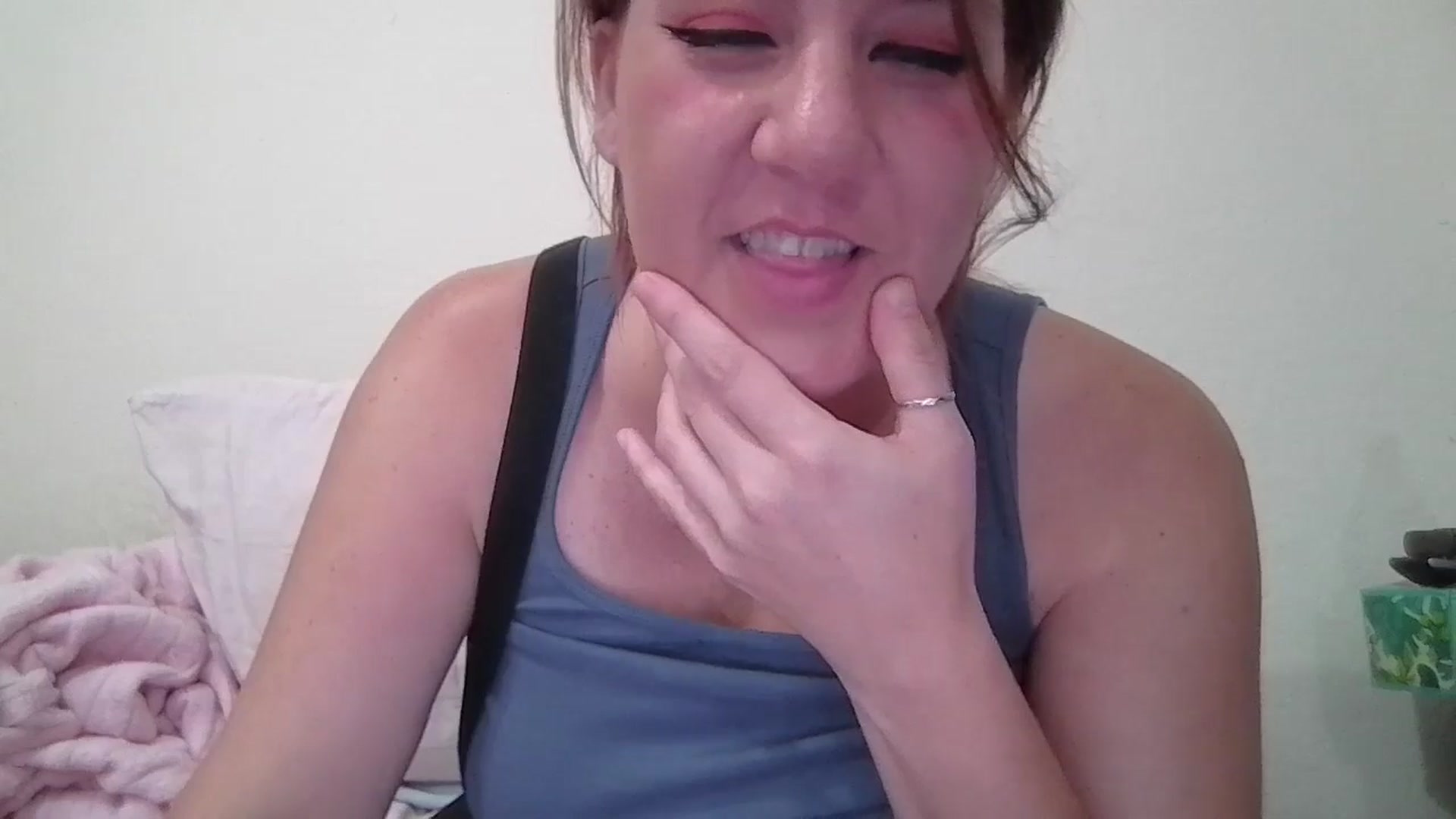Gallery image thumbnail from Kenzie_leigh's myfreecams stream on, 03/29/2026, 17:47 image 12 of 20