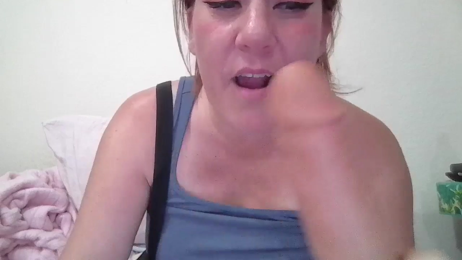 Gallery image thumbnail from Kenzie_leigh's myfreecams stream on, 03/29/2026, 17:47 image 14 of 20