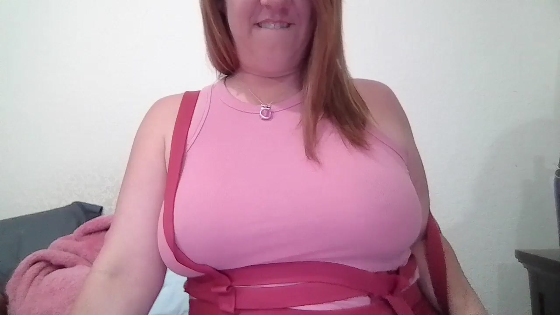 Gallery image thumbnail from Kenzie_leigh's myfreecams stream on, 04/13/2026, 19:19 image 4 of 20