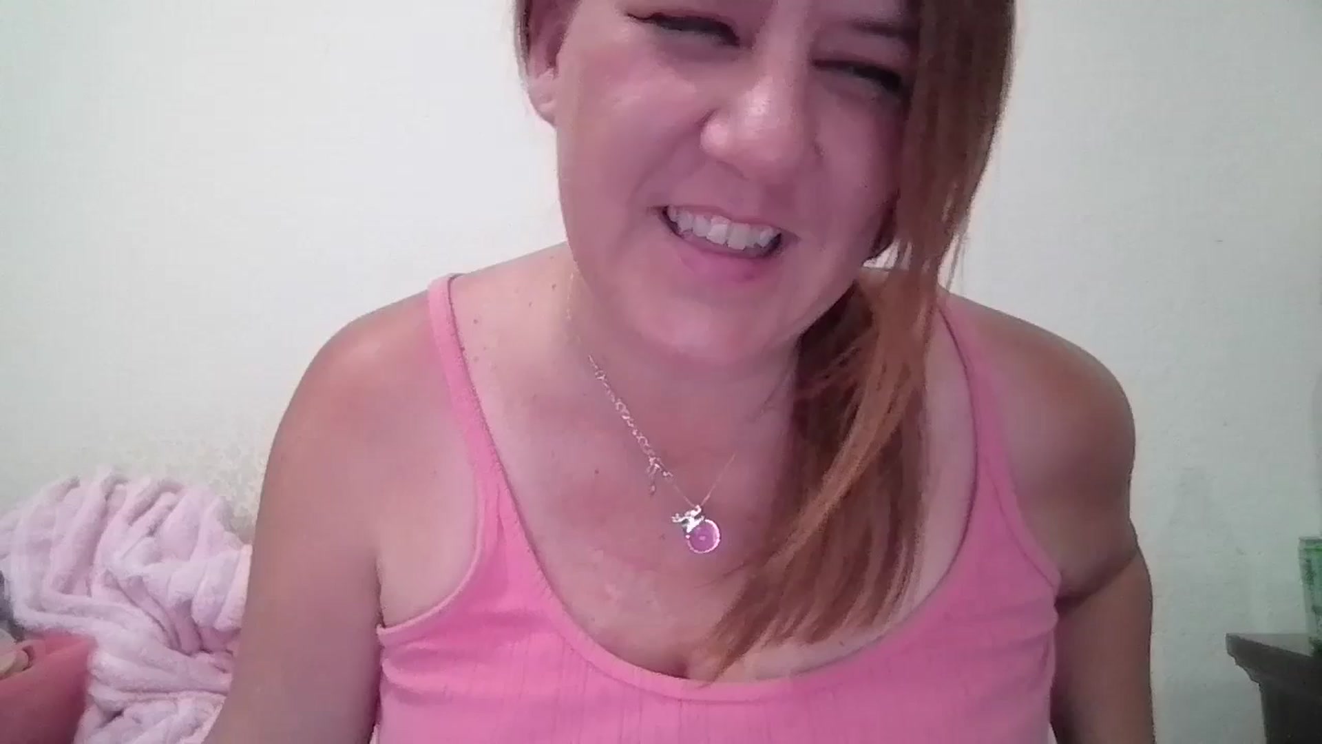 Gallery image thumbnail from Kenzie_leigh's myfreecams stream on, 04/16/2026, 20:38 image 15 of 20
