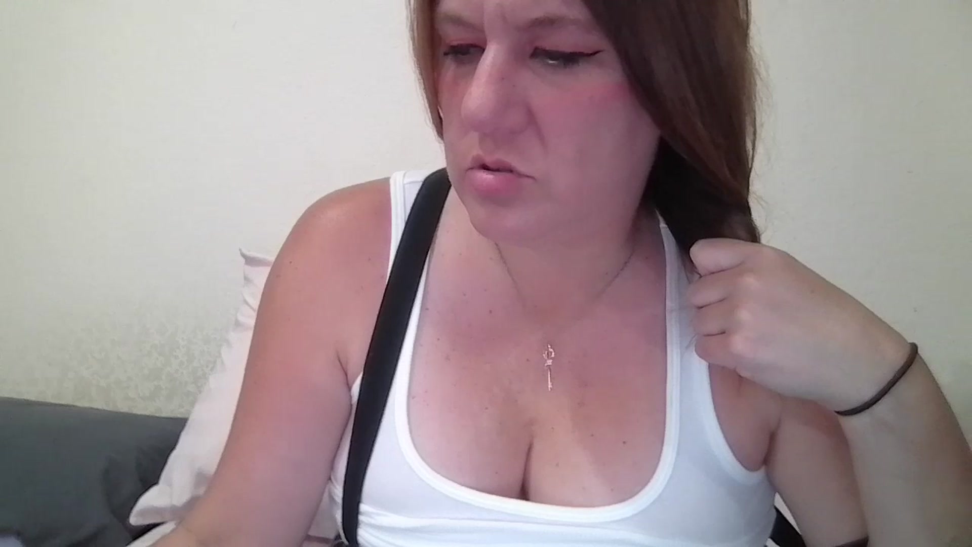 Gallery image thumbnail from Kenzie_leigh's myfreecams stream on, 04/28/2026, 18:05 image 5 of 20