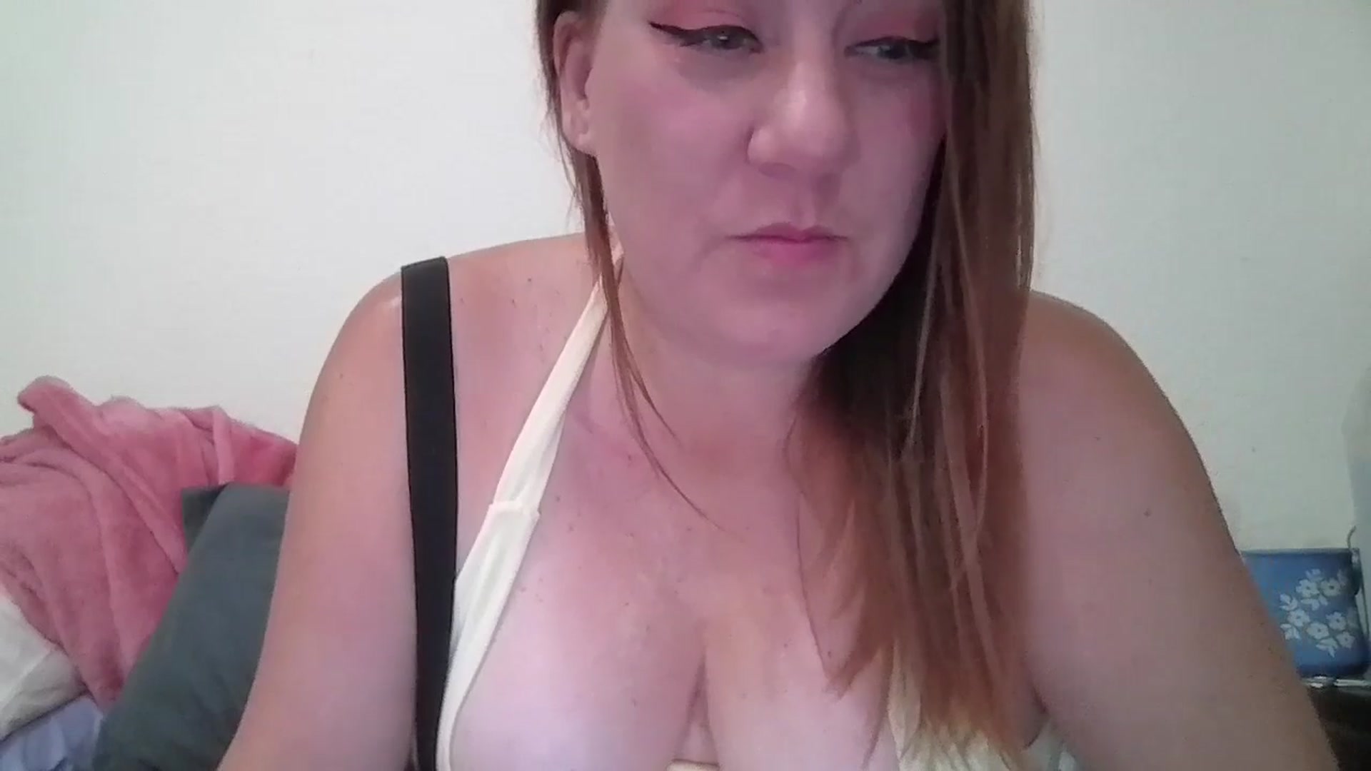 Gallery image thumbnail from Kenzie_leigh's myfreecams stream on, 05/03/2026, 16:17 image 8 of 20