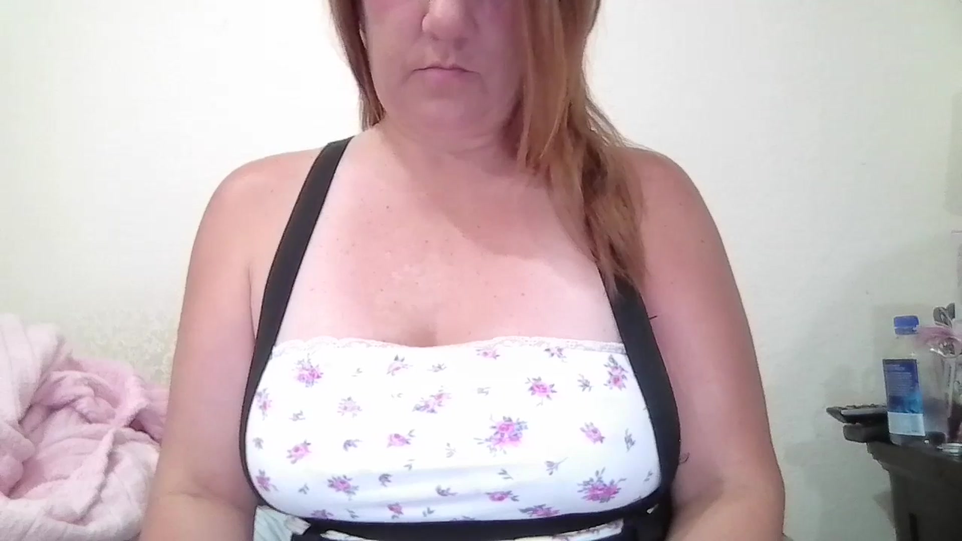 Gallery image thumbnail from Kenzie_leigh's myfreecams stream on, 05/04/2026, 16:58 image 8 of 20