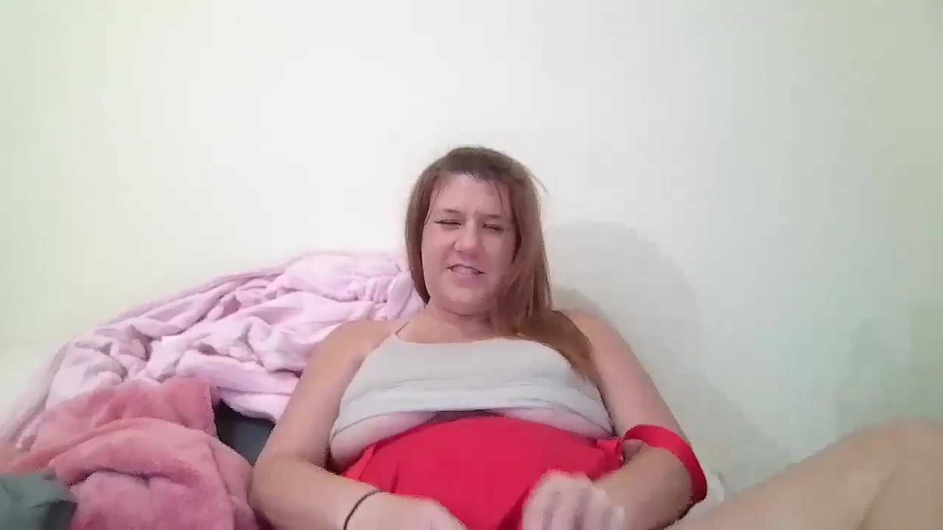 Gallery image thumbnail from Kenzie_leigh's myfreecams stream on, 05/05/2026, 20:34 image 4 of 20
