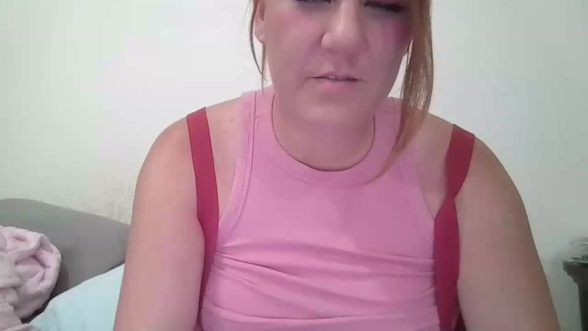Gallery image thumbnail from Kenzie_leigh's myfreecams stream on, 05/15/2026, 19:03 image 13 of 20