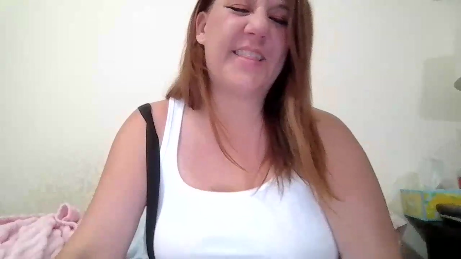 Gallery image thumbnail from Kenzie_leigh's myfreecams stream on, 06/18/2026, 18:57 image 3 of 20