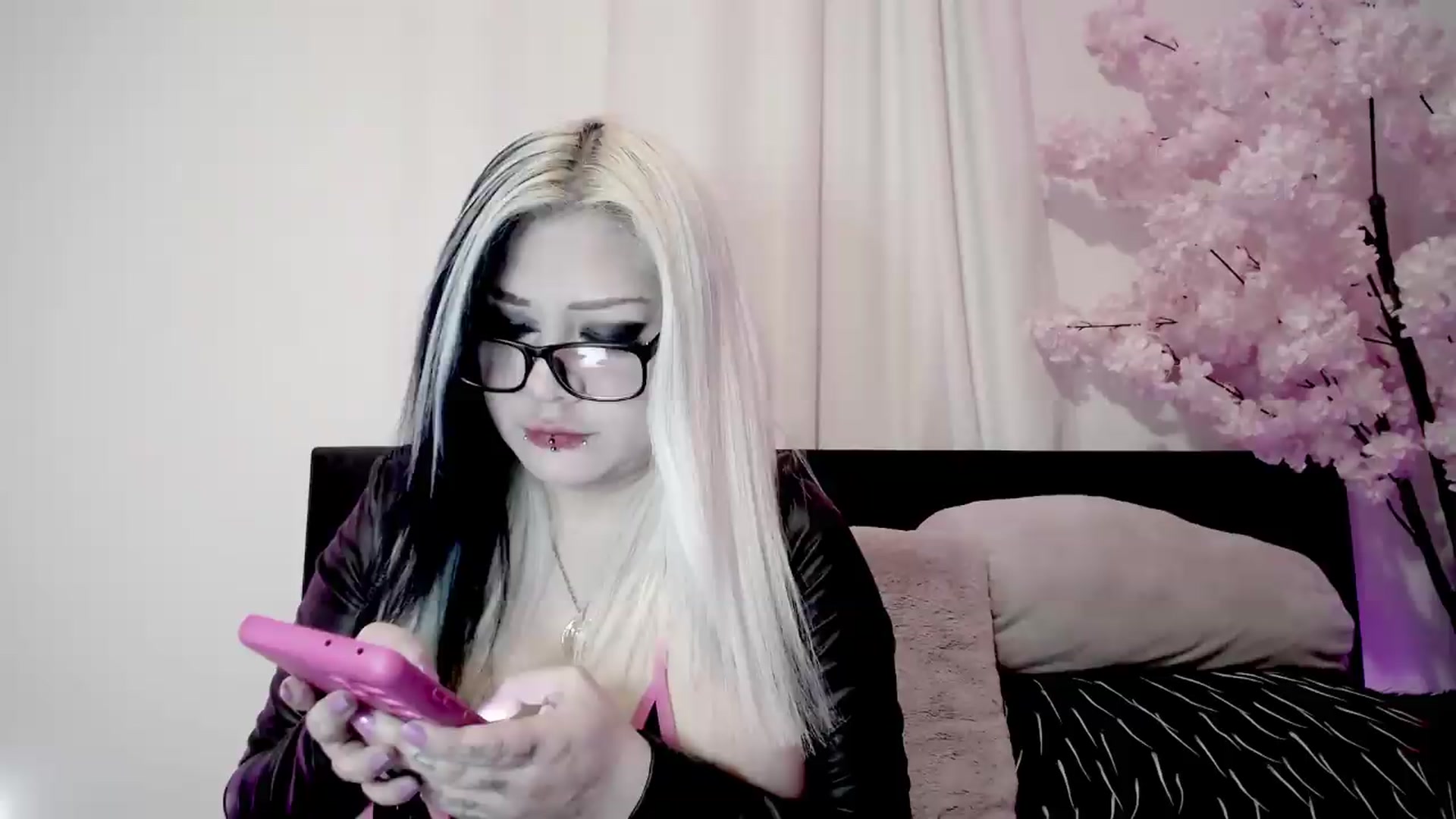 Gallery image thumbnail from Ketel's myfreecams stream on, 05/27/2026, 07:47 image 7 of 20