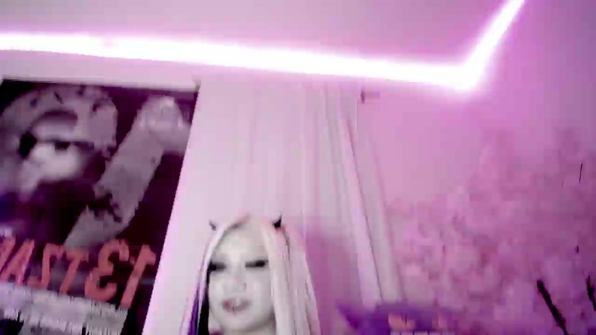 Gallery image thumbnail from Ketel's myfreecams stream on, 08/27/2026, 05:10 image 4 of 20