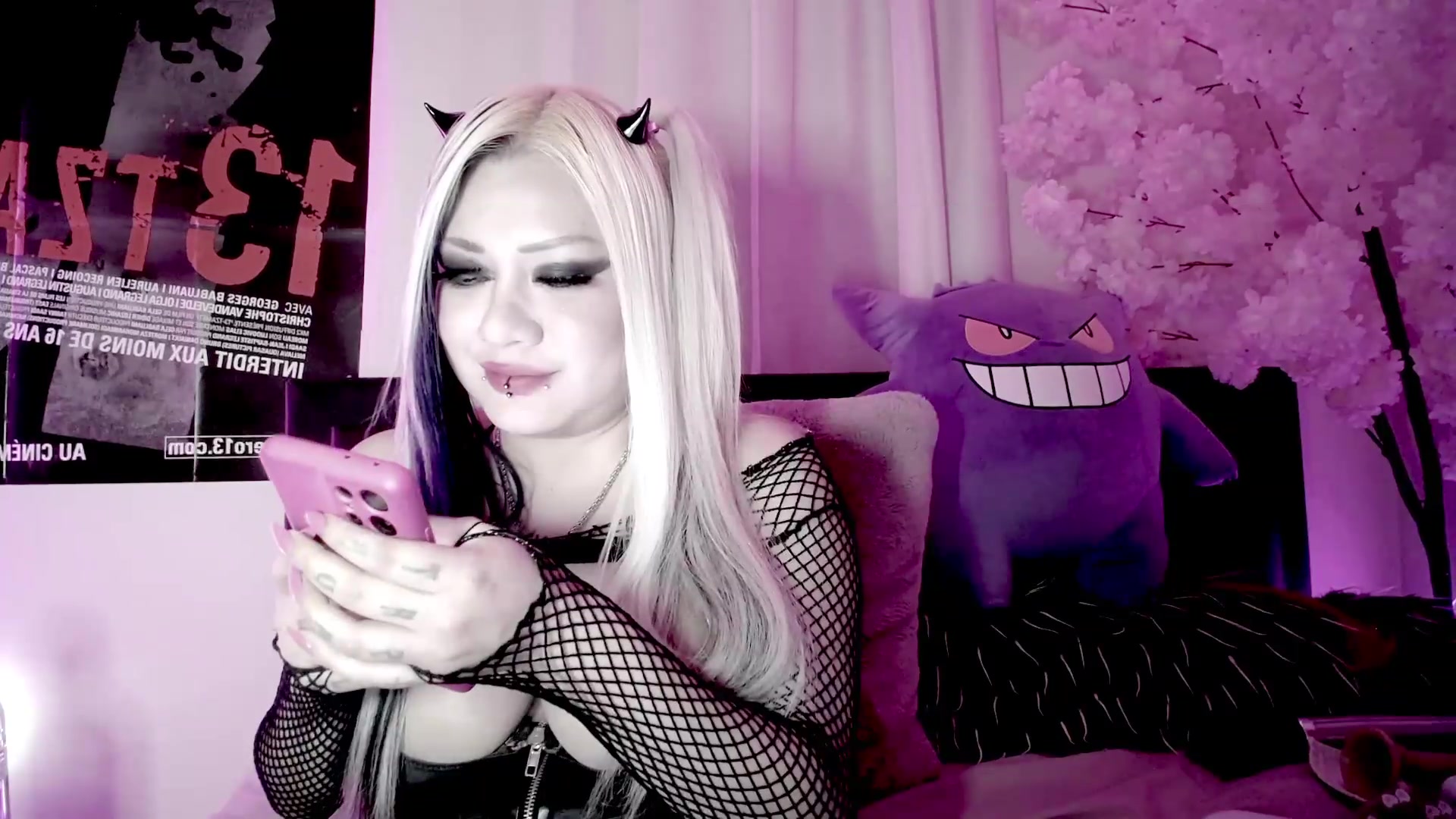 Gallery image thumbnail from Ketel's myfreecams stream on, 08/27/2026, 05:10 image 9 of 20