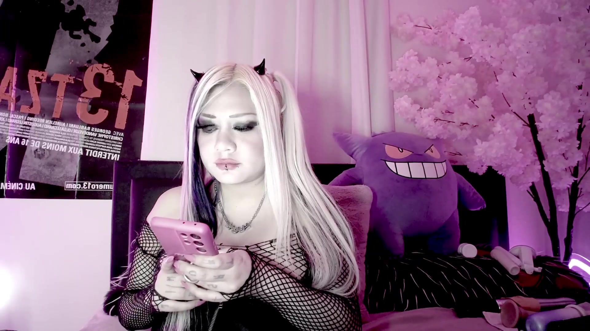 Gallery image thumbnail from Ketel's myfreecams stream on, 08/28/2026, 04:51 image 19 of 20