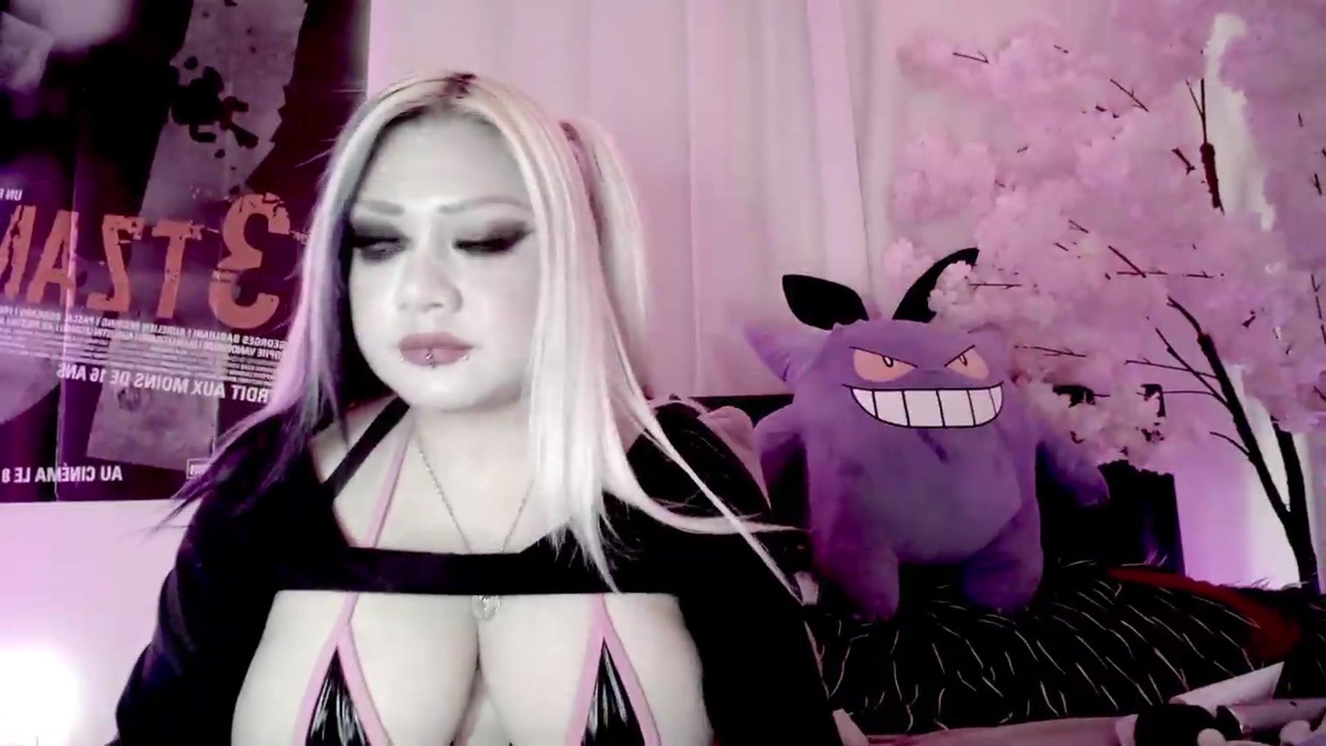 Gallery image thumbnail from Ketel's myfreecams stream on, 09/17/2026, 22:33 image 19 of 20