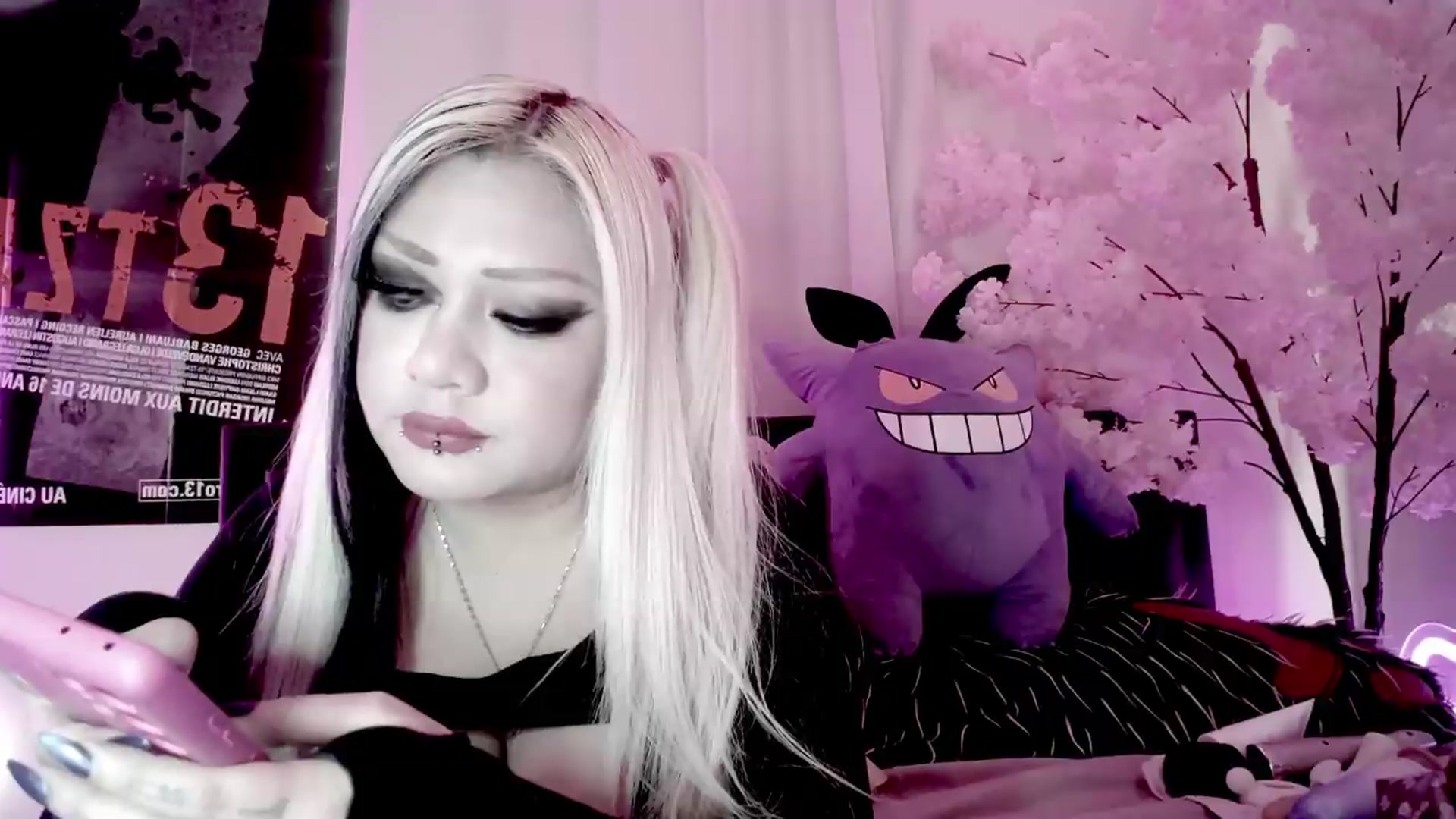 Gallery image thumbnail from Ketel's myfreecams stream on, 09/17/2026, 22:33 image 14 of 20