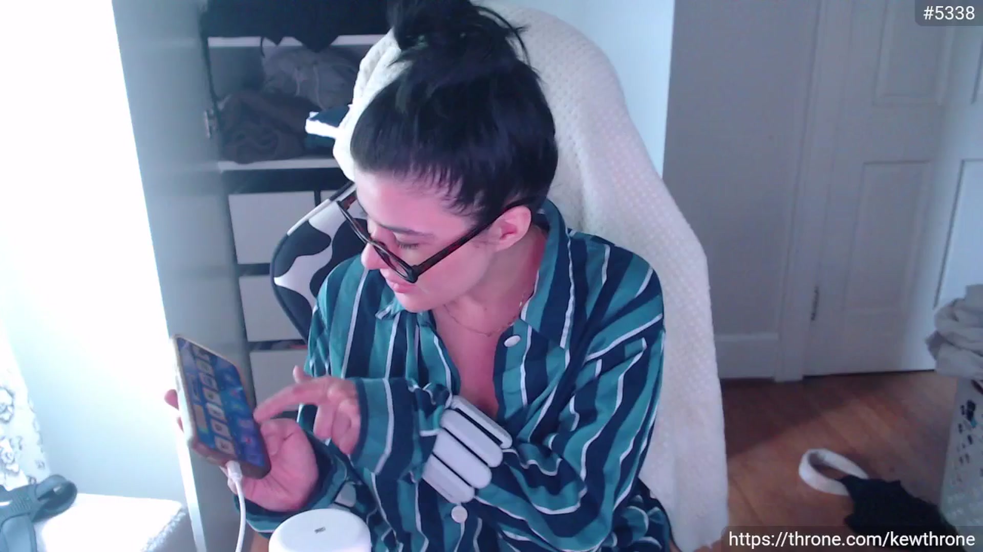 Gallery image thumbnail from Kew__'s myfreecams stream on, 07/13/2025, 20:25 image 7 of 20